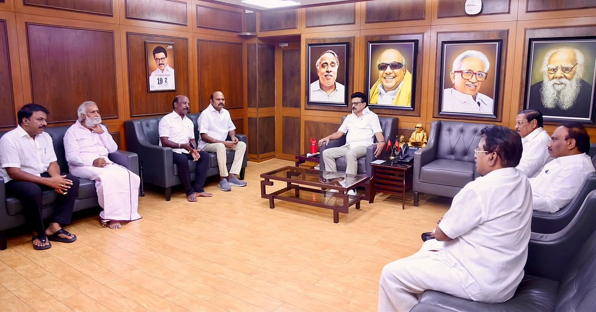 பருவமழை முன்னெச்சரிக்கை நடவடிக்கை! - தி.மு.க தலைவர் மு.க ஸ்டாலின் தலைமையில் ஆலோசனை!