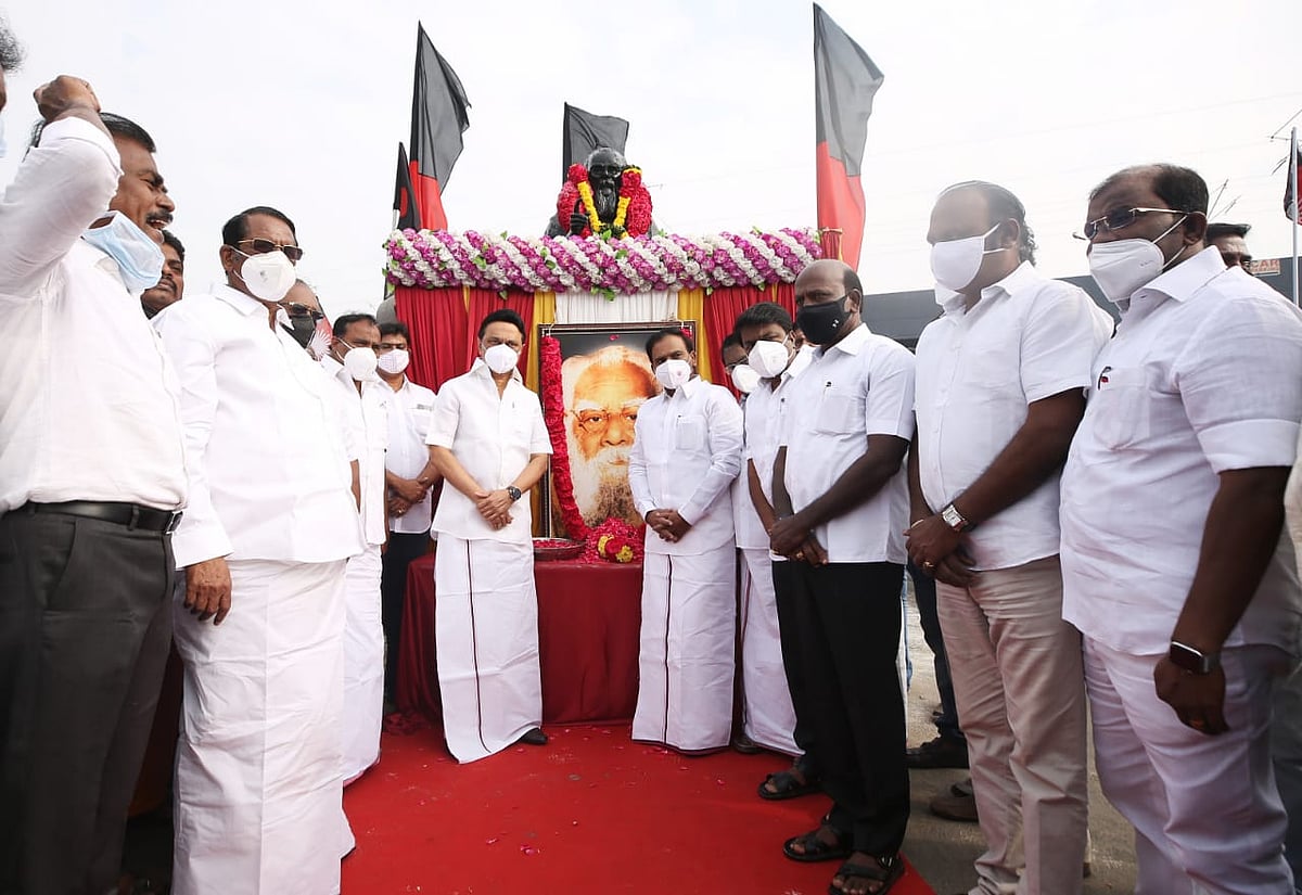 mk stalin pays respect to thanthai periyar statue on his 47th death ...
