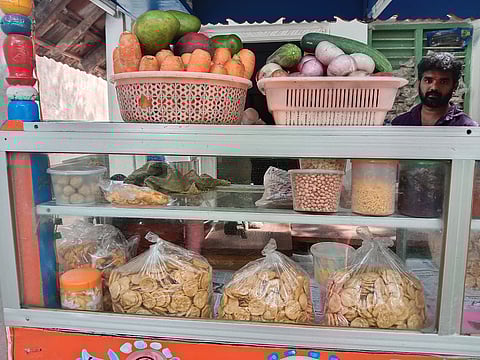 தள்ளு வண்டியில் தட்டு வடை!