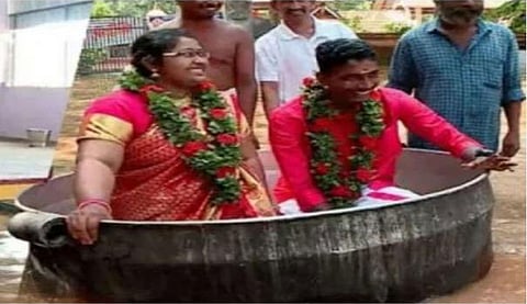 பிரியாணி பாத்திரமே தோணி: கரைசேர்ந்த காதல் ஜோடி!