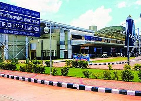 தமிழகத்தில் ஒமைக்ரான் வைரஸ்? சிங்கப்பூரிலிருந்து திருச்சி வந்தவருக்கு பரிசோதனை!