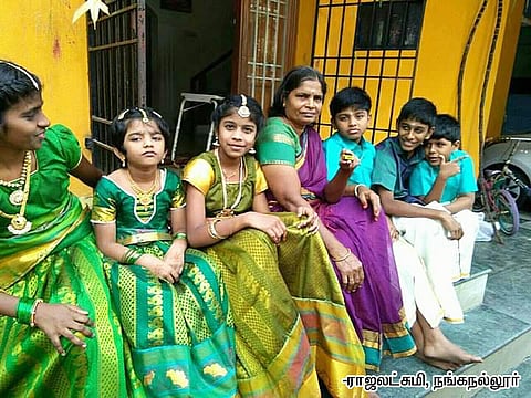 ராஜலட்சுமி பாட்டியுடன் பேரன்கள் சுந்தர், ஹர்சத், தேவ் 
பேத்திகள் ரித்திகா, யாஷிதா, சக்க்ஷனா