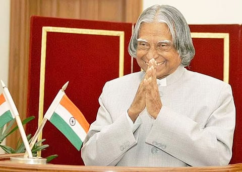 அவருக்கு என்ன வயசு?
