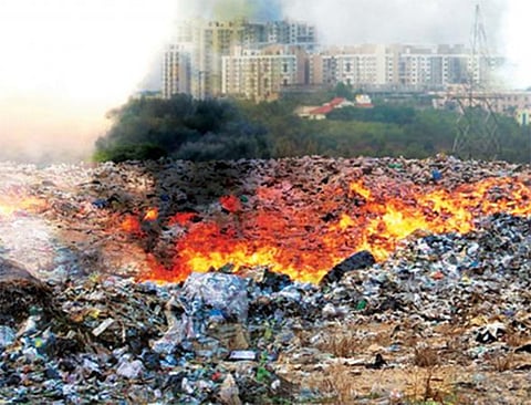 பெருங்குடி குப்பைக் கிடங்கு; 2 நாட்களாகப் பரவும் பெரும் தீ!