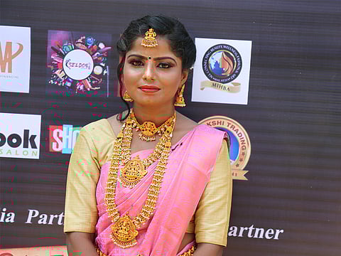 அமாவாசை நிலா மகளும் அழகுதானே !!