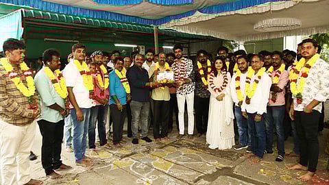 சோசியல் மீடியாவில் இருந்து கோலிவுட்டில் ஹீரோவாக நுழையும் பிரபல யூ-ட்யூபர்!