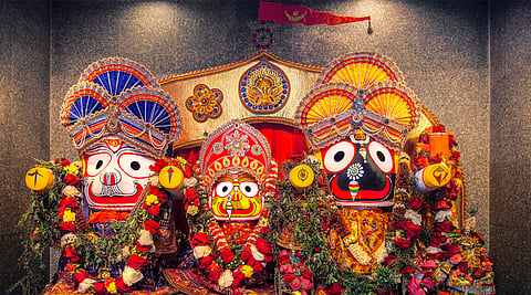 மூலவர் மூவர்