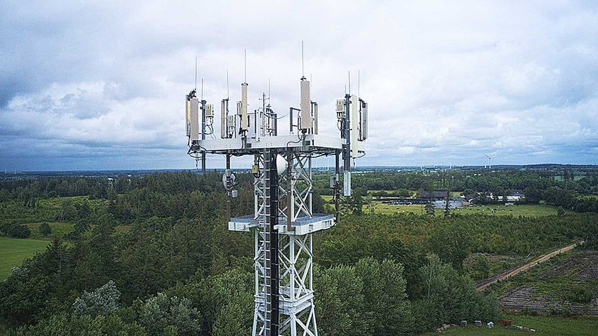 IT சிட்டியிலேயே இந்த நிலைமையா? பெங்களூரு நெடுஞ்சாலைகளில் 'சிக்னல்' கட்!     