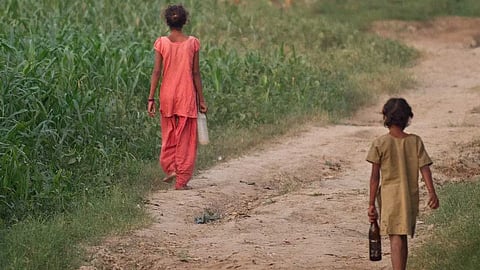 மயானக் கழிப்பறை மக்களுக்கா? பிணங்களுக்கா?