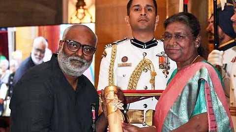 ஆஸ்கர் நாயகனுக்கு பத்மஸ்ரீ விருது! குடியரசுத் தலைவர் வழங்கினார்!