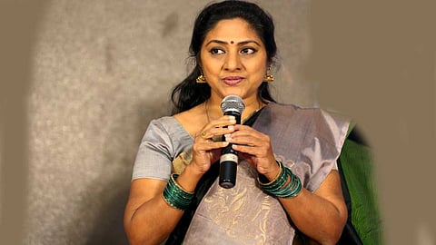 “பெண்களைச் சமமாக மதிக்க ஆண் குழந்தைகளுக்குக் கற்றுக்கொடுங்கள்” 
- நடிகை ரோகிணி வேண்டுகோள்!
