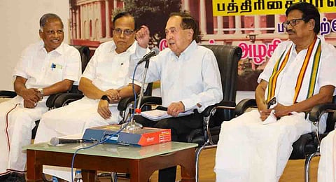 ‘ஆட்சி அதிகார மாற்றத்துக்கும் செங்கோலுக்கும் எந்தத் தொடர்பும் இல்லை’ பத்திரிகையாளர் என்.ராம்!