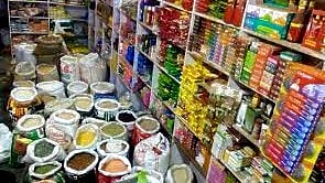 கடைகளில் கூடுதல் விலைக்கு பொருட்களை விற்றால்  சட்டப்படி நடவடிக்கை எடுக்கப்படும்!  