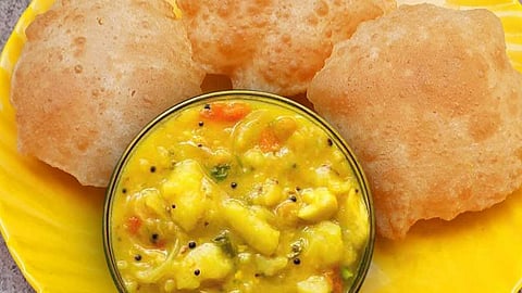 சுவையான பாலக்காடு பூரி கிழங்கு மசாலா செய்வது எப்படி?