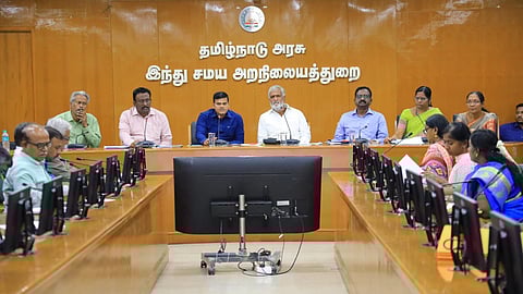 சிதம்பரம் நடராஜர் கோவில்: பக்தர்கள் நலனில் இருந்து  பின்வாங்க போவதில்லை.. அமைச்சர் சேகர் பாபு அதிரடி!