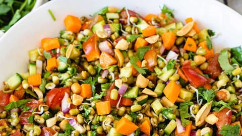 பாசிப்பருப்பு காய்கறி சாலட் செய்வது எப்படி