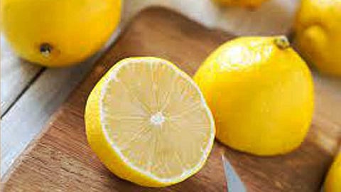 சருமத்தை மினுமினுக்க ஒரு எலுமிச்சை பழம் போதும்!