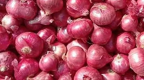 வெங்காயத்தை கூடுதல் விலைக்கு கொள்முதல் செய்யும் அரசு: விவசாயிகள் மகிழ்ச்சி!