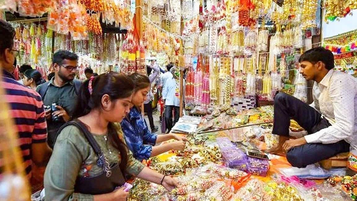 மெரினா கடற்கரையா அல்லது ஷாப்பிங் மாலா? உயர்நீதிமன்றம் கேள்வி..! 