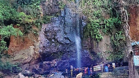 கைலாசகோனா அருவி
