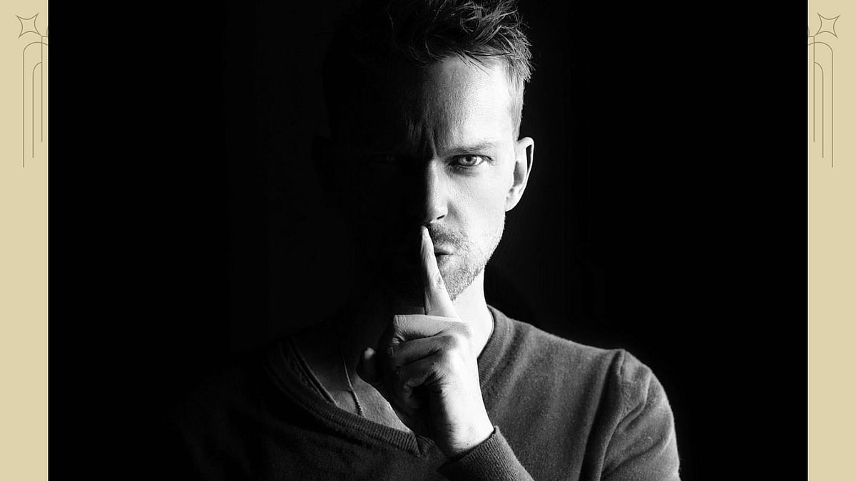 இரண்டு அடிமைகள் யார் தெரியுமா?