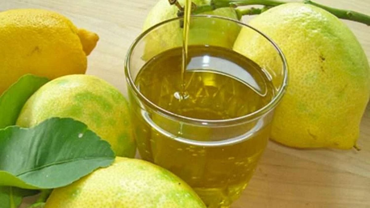 Manfaat kesehatan dari meminum minyak zaitun dan jus lemon dalam air! Manfaat kesehatan dari meminum minyak zaitun dan jus lemon yang dicampur dengan air Manfaat kesehatan dari meminum minyak zaitun dan jus lemon dalam air! Manfaat kesehatan dari meminum minyak zaitun dan jus lemon yang dicampur dengan air