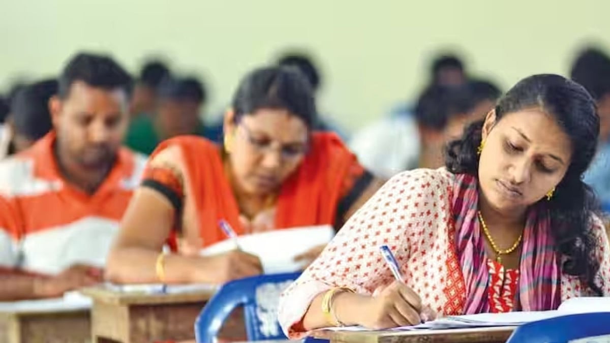 அக்டோபர் 12-ல் முதுகலை ஆசிரியர் தேர்வு..! ஹால் டிக்கெட் டவுன்லோட் செய்வது எப்படி?