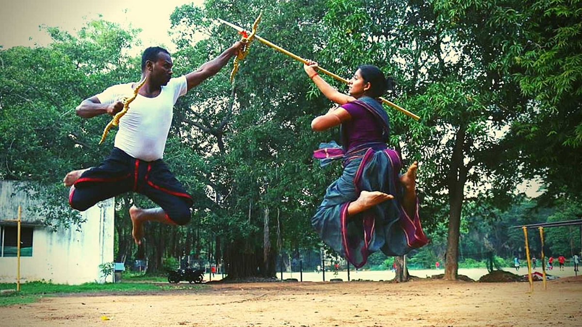 வீரத்தமிழனின் போர்கலைகளில் ஒன்றான சிலம்பம் - 5000 ஆண்டுகளுக்கும் முந்தைய பாரம்பரியம்!