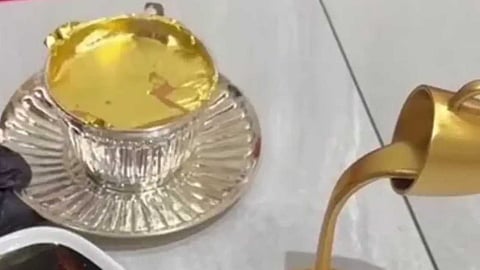 Gold karak tea