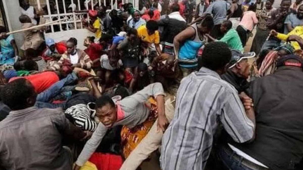 நைஜிரீயாவில் கூட்ட நெரிசலில் சிக்கி 32 பேர் பலி! அன்னதானத்தில் ஏற்பட்ட விபரீதம்!