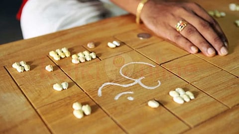 Aarudangal Koorum Arputha Vilakkam