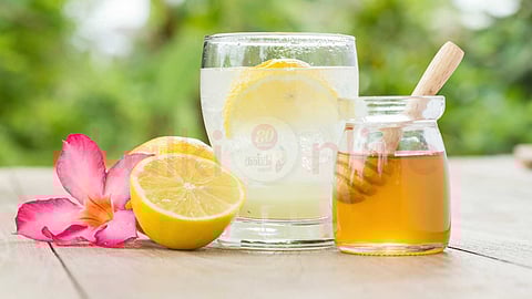 Benefits of drinking honey mixed with lemon juice