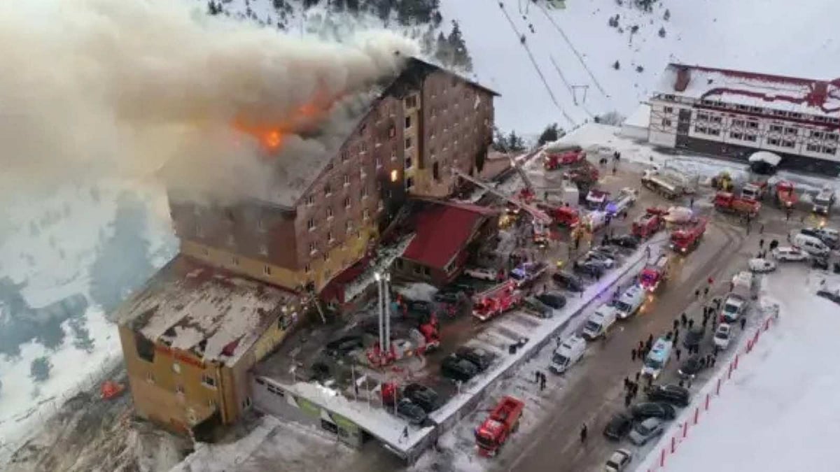 சொகுசு விடுதியில் ஏற்பட்ட தீ விபத்து… பலி எண்ணிக்கை 76 ஆக உயர்வு!