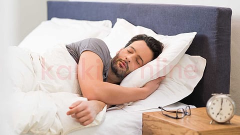 Are there so many benefits to sleeping on your left side?