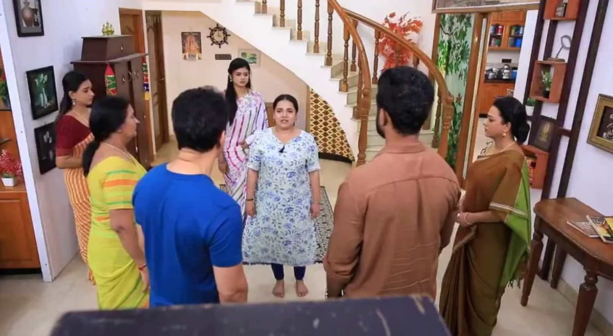 பாக்கியலட்சுமி: பாக்கியாவிற்கு எதிராக மாறிய ஜெனி… வீட்டைவிட்டு வெளியே போவதாக சொல்லும் இனியா!