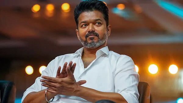 விஜய் VS ஸ்டாலின்: பிரமாண பத்திரப் பதிவிறக்கத்தில் புதிய உச்சம் - சூடுபிடிக்கும் தமிழக தேர்தல் களம்!