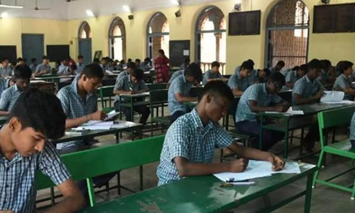 #JUST IN : 12ம் வகுப்பு தேர்ச்சி - டாப் 5 மற்றும் கடைசி 5 இடங்களை பிடித்த மாவட்டங்கள்..!