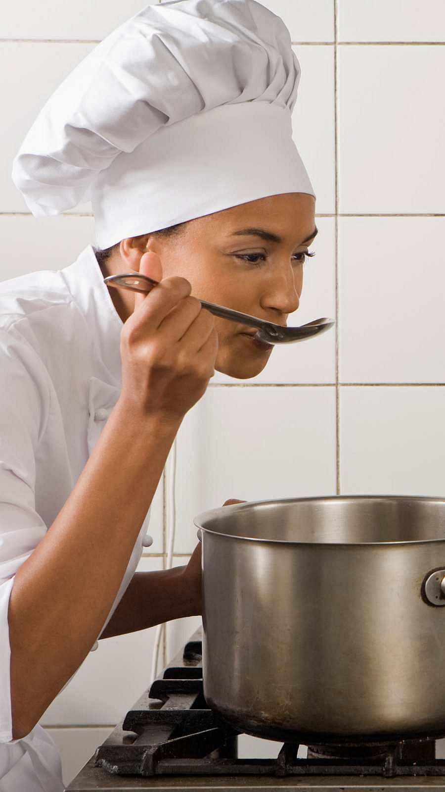 கொத்தமல்லி சட்னி அரைக்கும் 
போது.... சில சமையல் குறிப்புகள்!