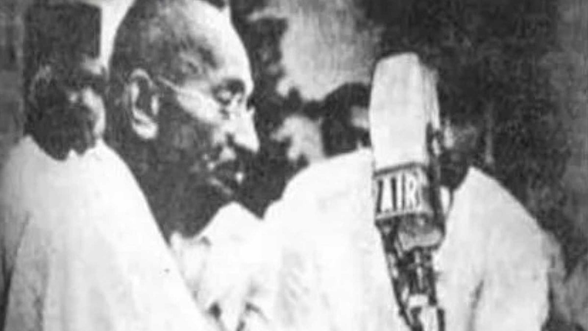 அகதிகளாக தஞ்சம் புகுந்தவர்க்கு ஆறுதலாக அண்ணல் காந்தி ஆற்றிய எழுச்சி உரை!