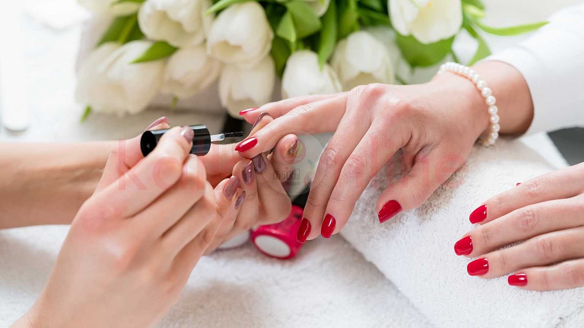 பொலிவு மாறாத நகங்கள்: ஜெல் நெயில் பாலிஷின் அற்புதங்கள்!