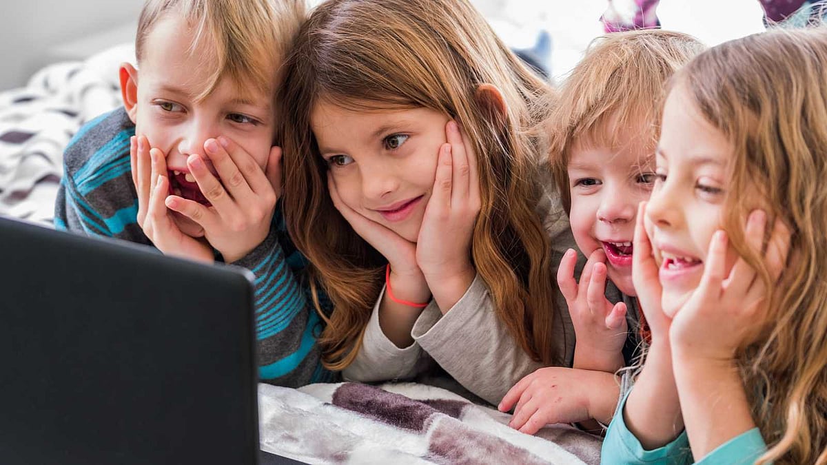 குழந்தைகள் கார்ட்டூன் பார்ப்பதில் உள்ள நன்மை, தீமைகள் தெரியுமா?