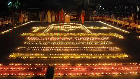 Lakh Deepa worship in the month of Karthigai