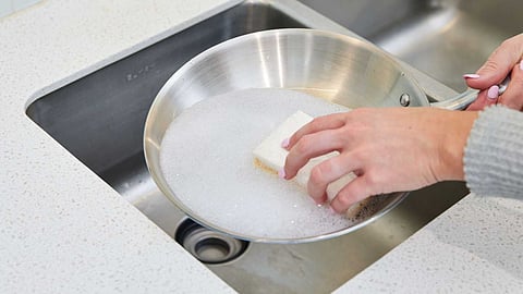 Simple ways to remove stains from stainless steel utensils