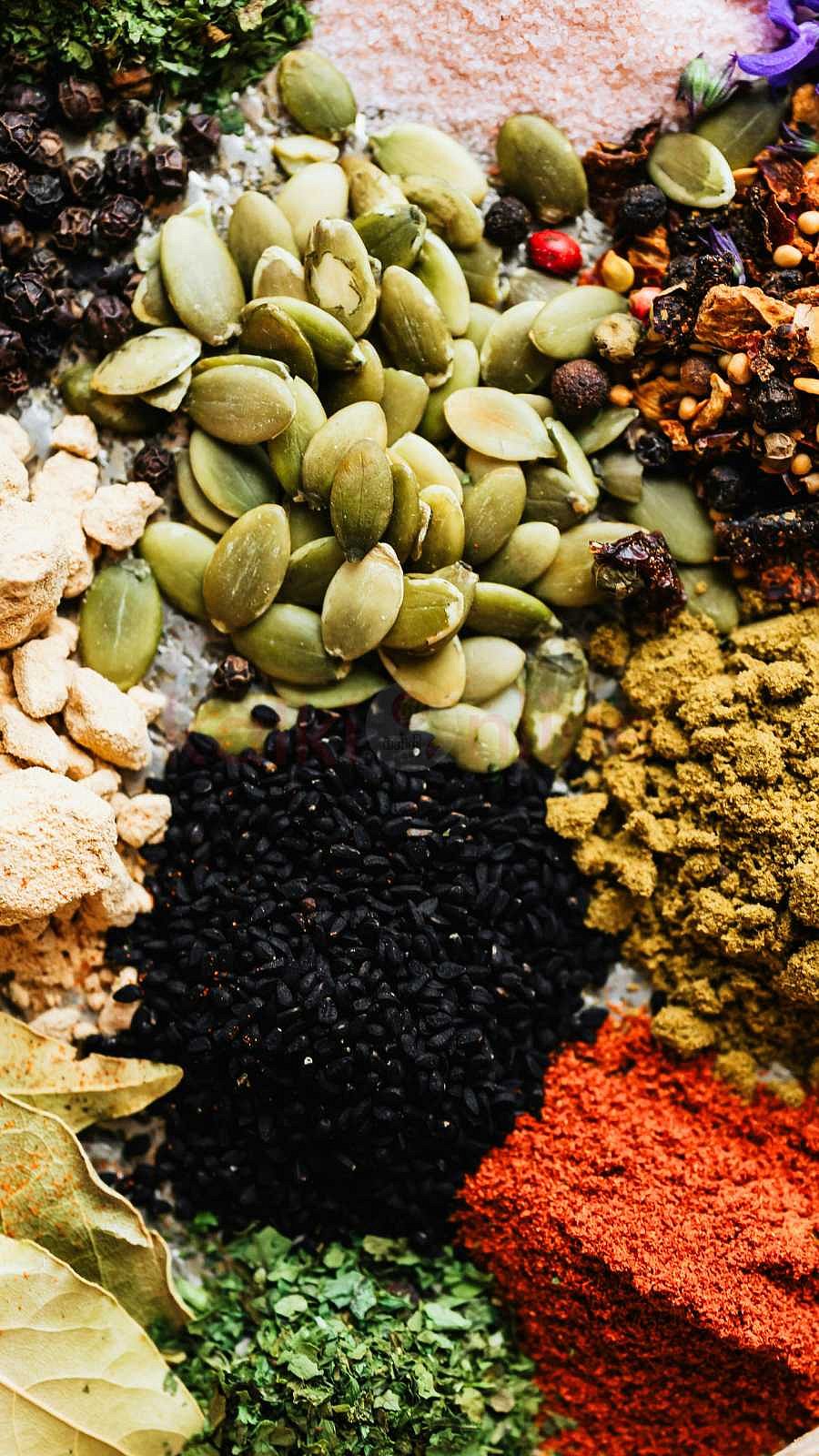 நோய்களை விரட்டும் நம் வீட்டு மருந்துகள்: ஆரோக்கியம் தரும் எளிய மூலிகைகள்!