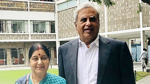 Sushma Swaraj with husband 