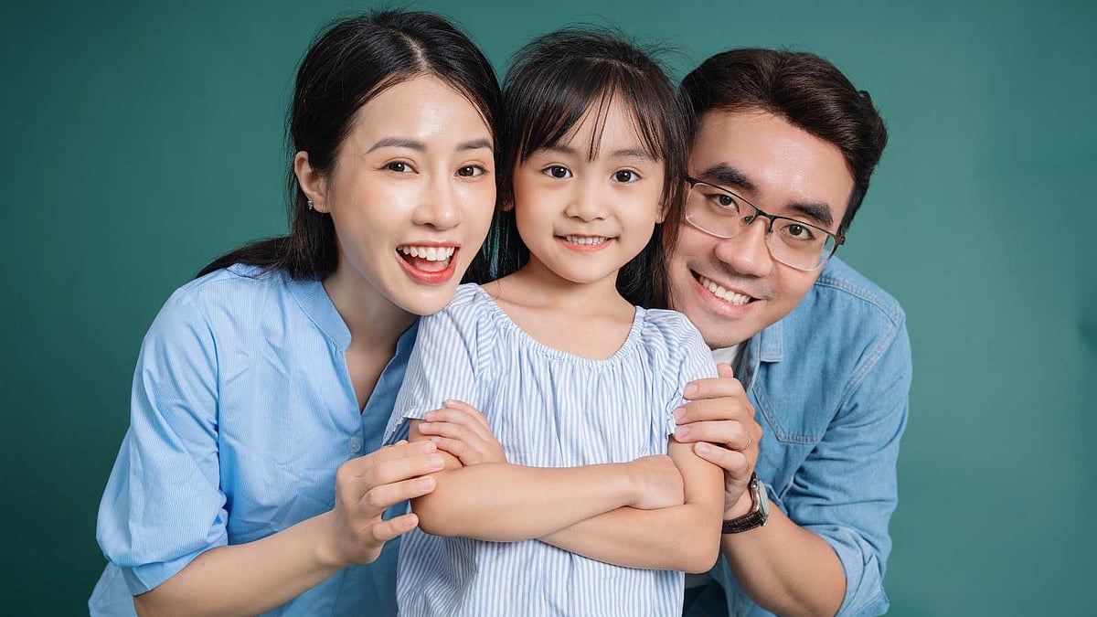 சமூக உறவுப்பாலம் விரிசல் விடாமல் இருக்க குழந்தைக்குக் கற்றுத் தர வேண்டிய 4 முக்கிய விஷயங்கள்!