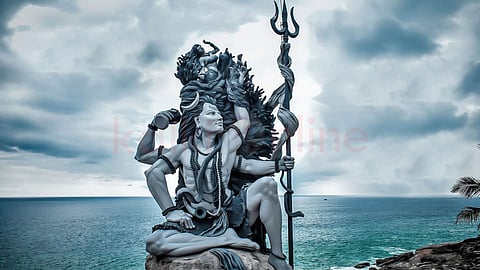 Gangatheeswarar statue, Aazhimala Shiva Temple