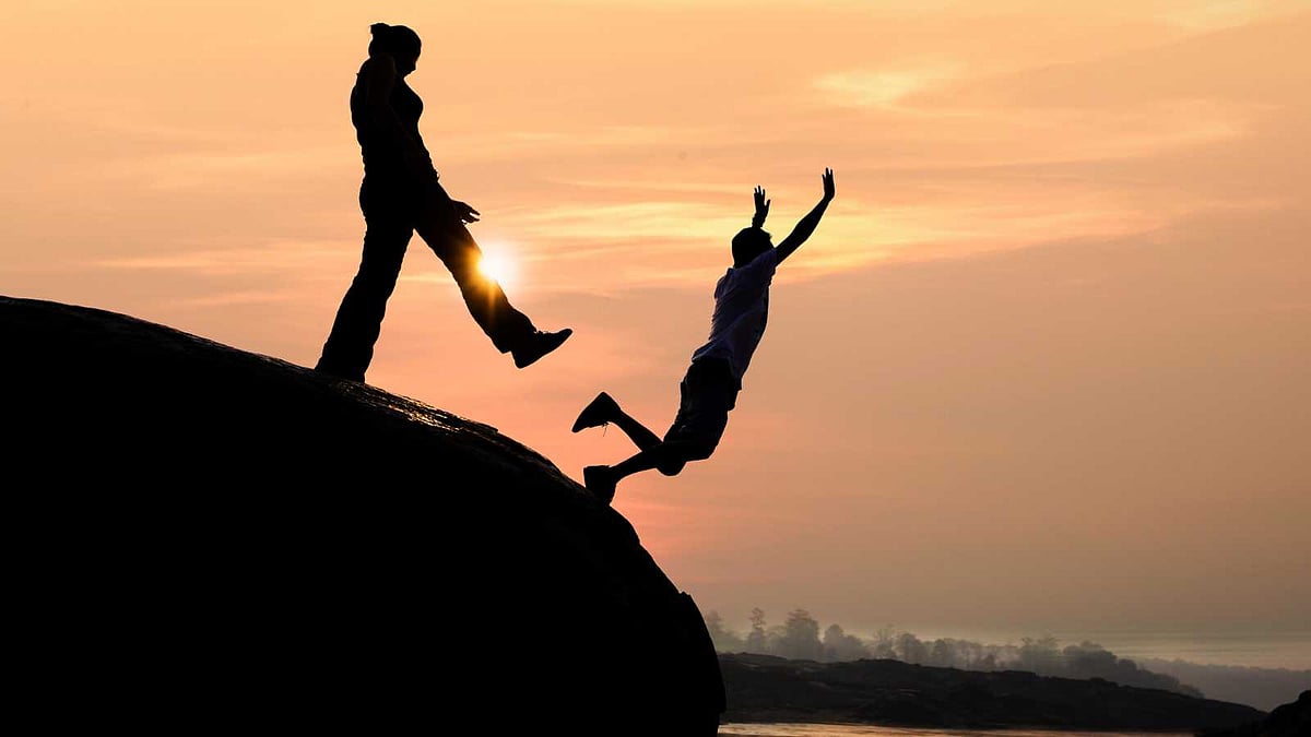 உங்கள் வாழ்க்கையைச் சீரழிக்கும் 8 வகை விஷ மனிதர்கள்!