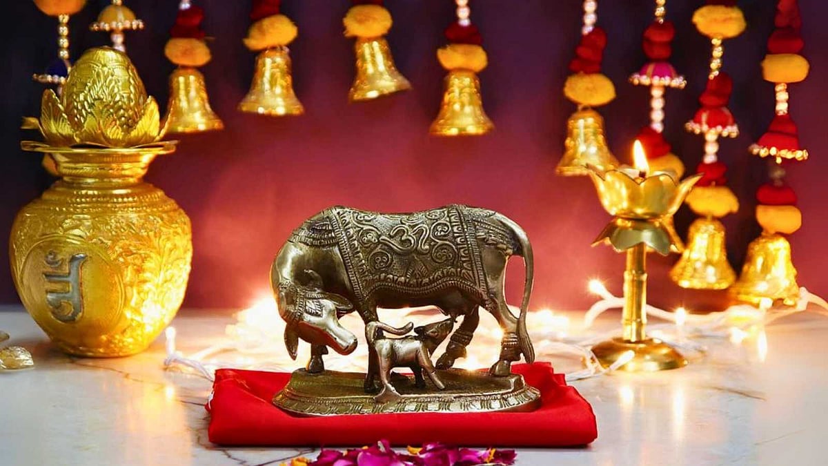 வாஸ்து தோஷங்களை விரட்டி, ஐஸ்வர்யத்தை அள்ளித்தரும் காமதேனு சிலை ரகசியங்கள்!