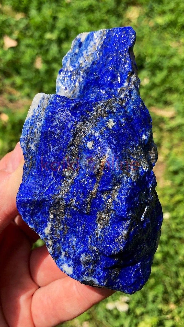 மனிதன் செதுக்கியது அல்ல, இயற்கையின் கைவண்ணம்! உலகின் மிக அழகான 10 படிகங்கள்! 